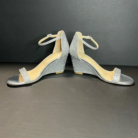 New Betsey Johnson Silver Rhinestone Debie Wedge Heel Shoes Size 8.5 - Picture 4 of 12